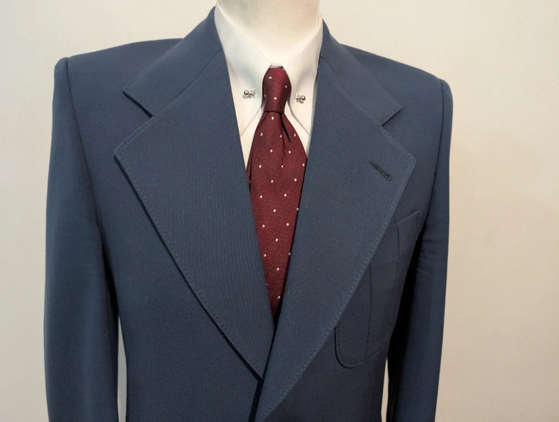 Spektakuläre blaue Wolljacke