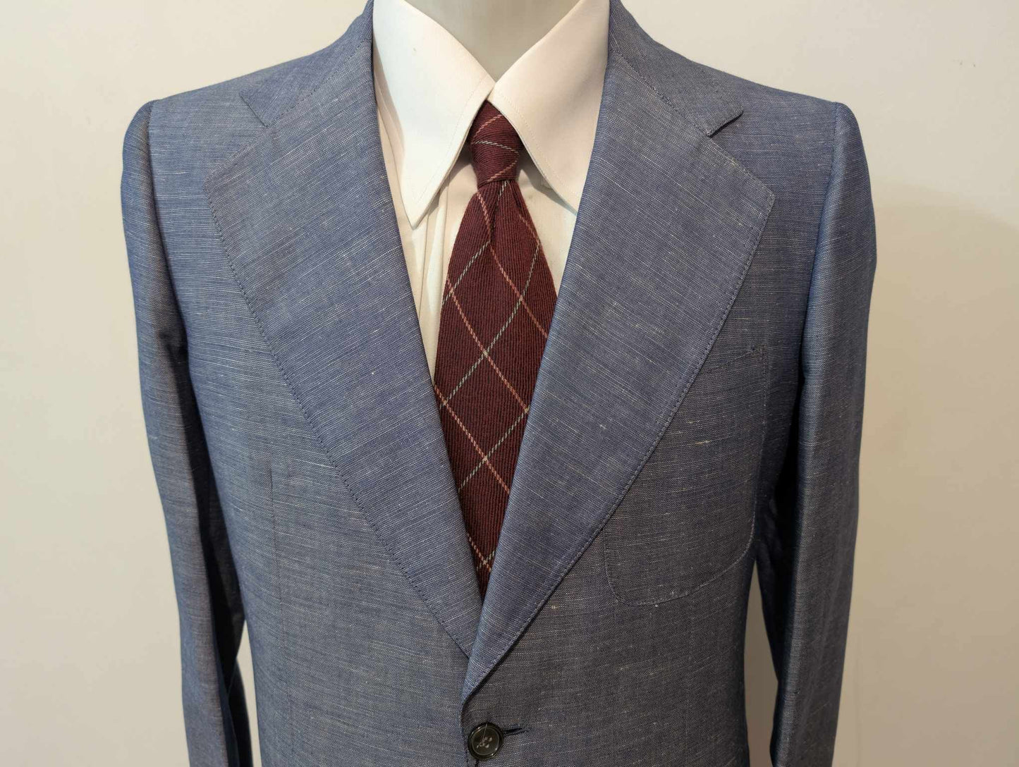 Petit costume bleu en laine