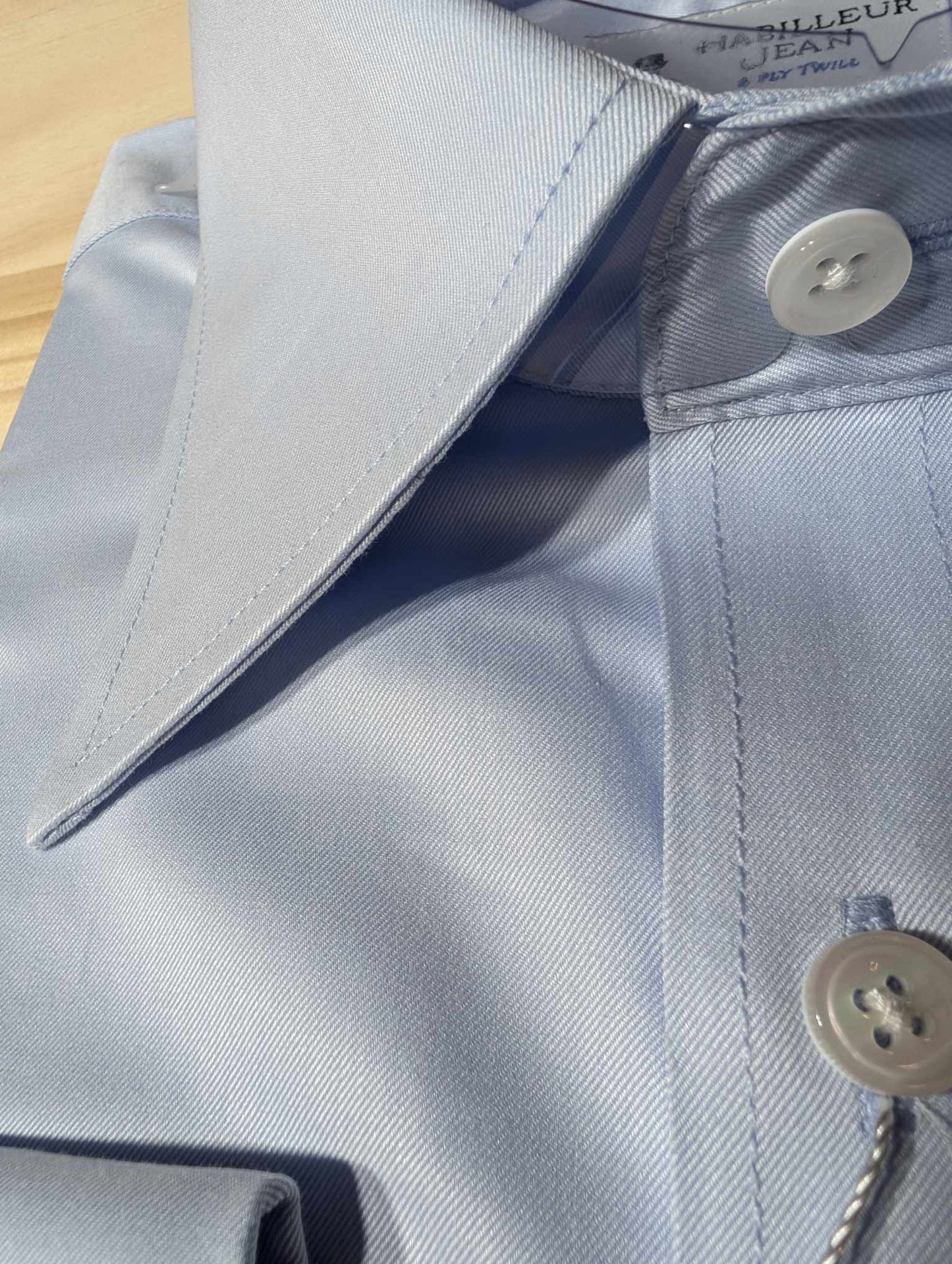 Double-twisted French collar shirt