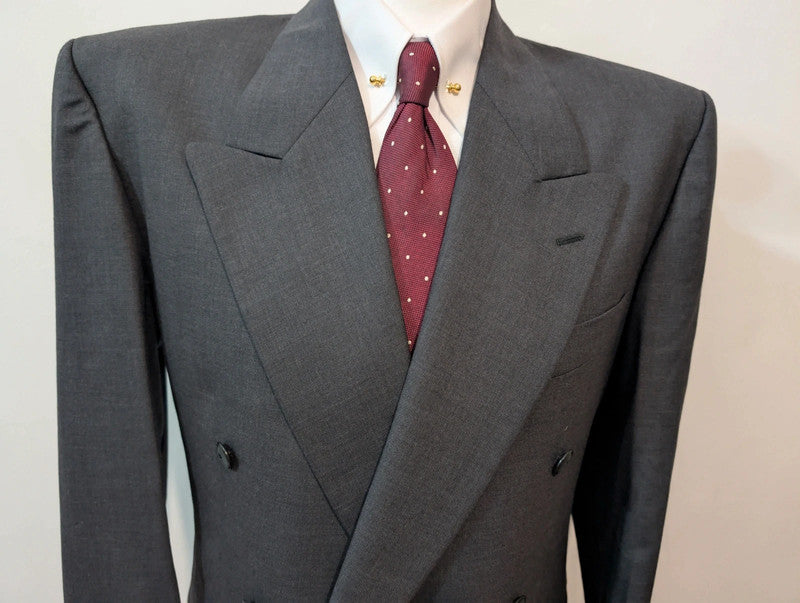 Légendaire costume croisé gris en laine froide