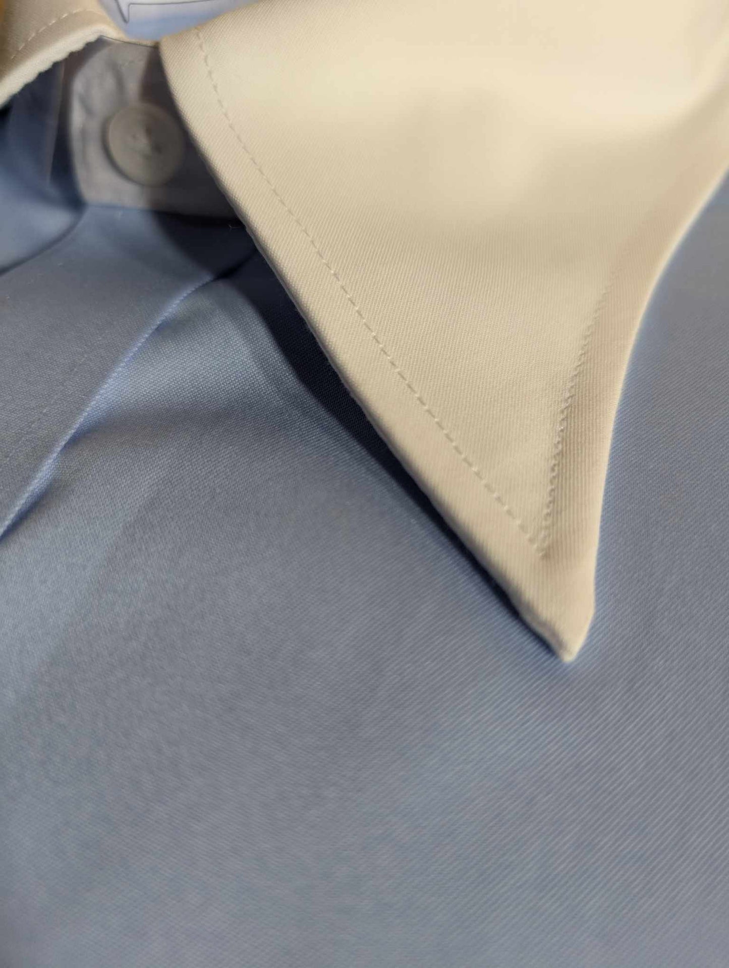 Double-twisted French collar shirt