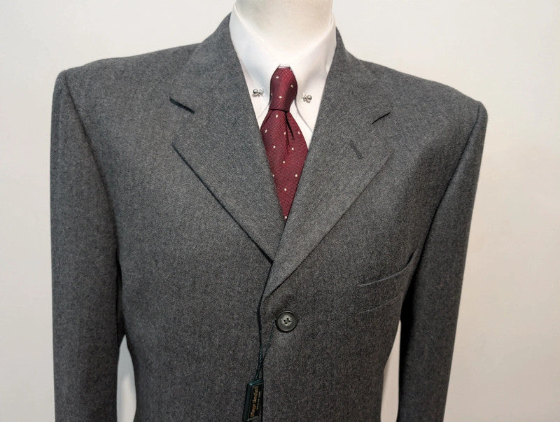 Incroyable costume gris en flanelle lourde