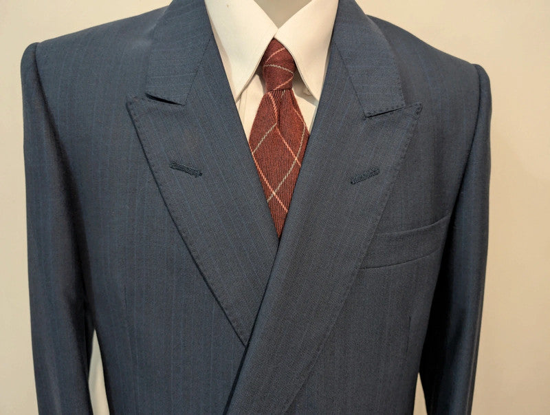 Petit costume croisé bleu marine en laine légère