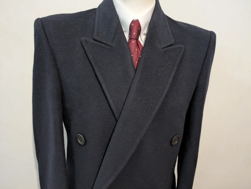 Classique manteau croisé bleu marine en laine