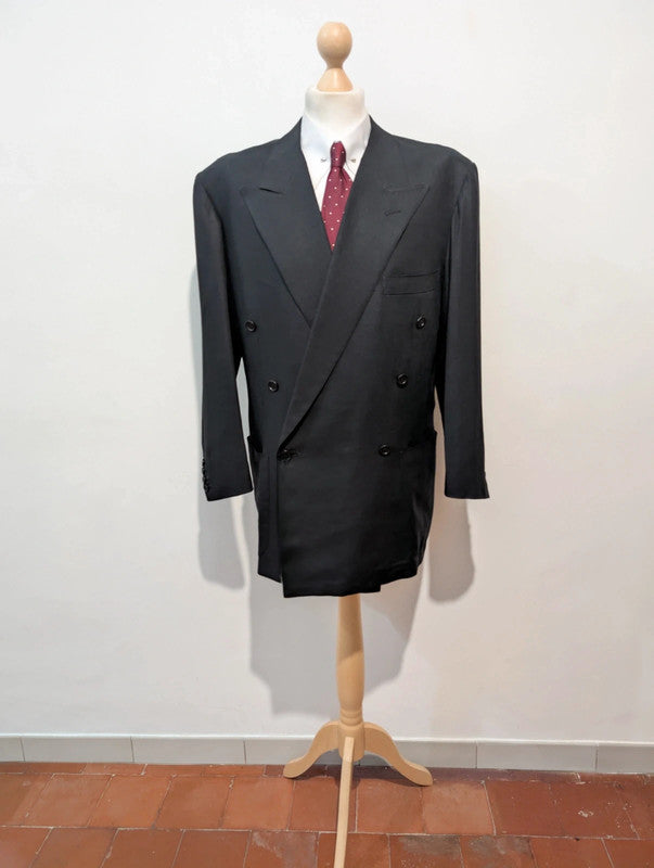 Effrayant costume croisé noir en lin