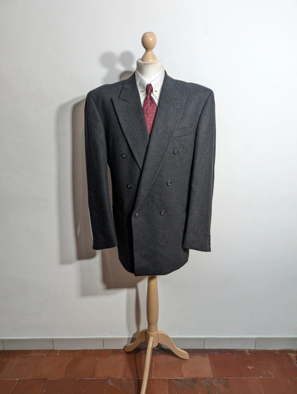 Sympathique costume croisé en flanelle lourde