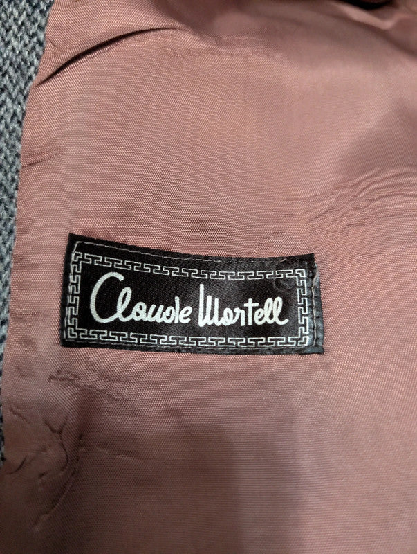 Schöner grauer Tweedmantel mit Fischgrätenmuster