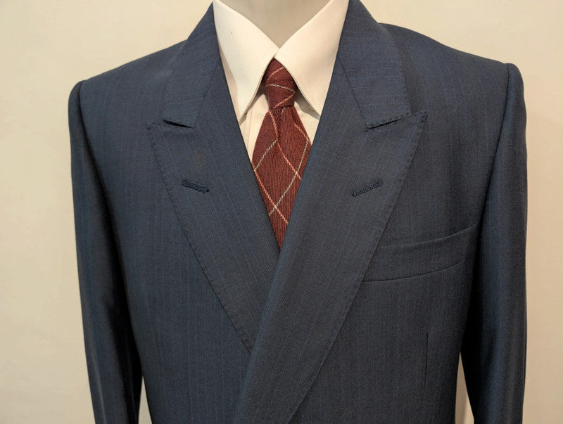 Petit costume croisé bleu marine en laine légère