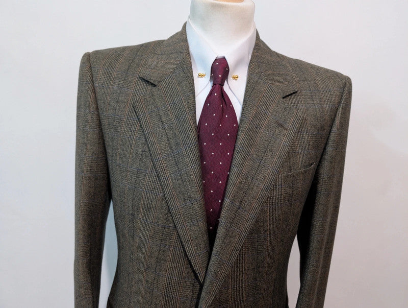 Élégant costume gris kaki en flanelle