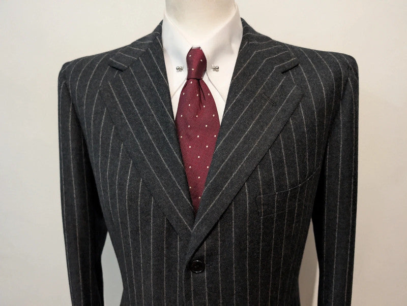 Élégant costume chalkstripe bespoke en flanelle