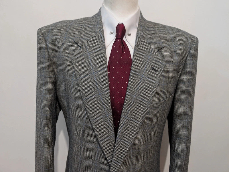 Élégant costume gris en flanelle lourde