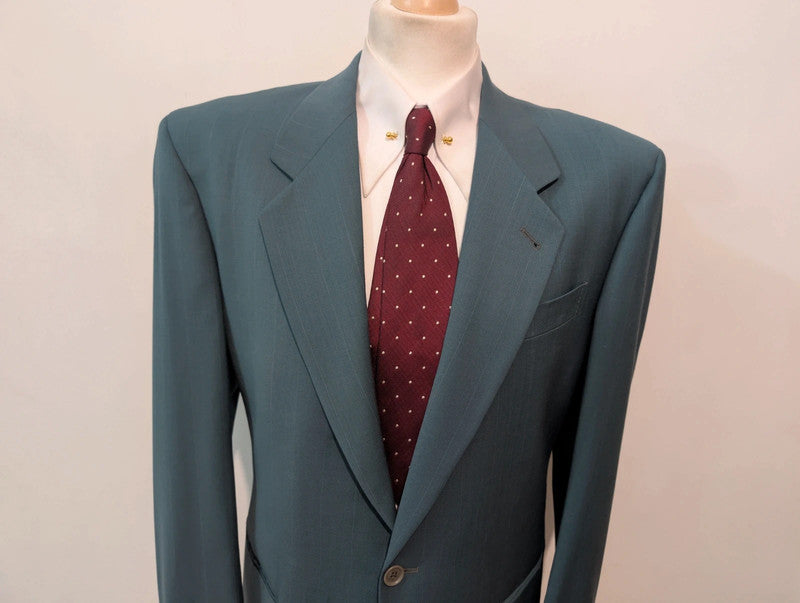 Lumineux costume bleu a rayure en laine