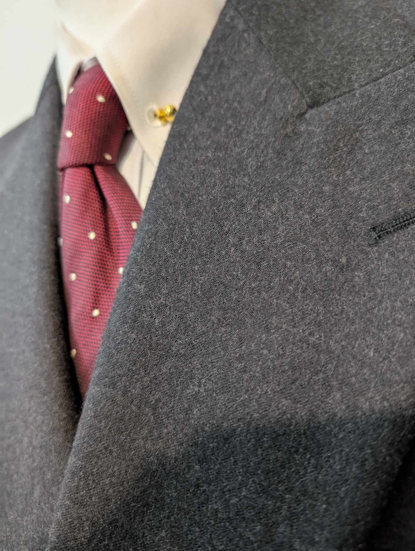 Fabuleux costume croisé de couleurs gris en flanelle lourde