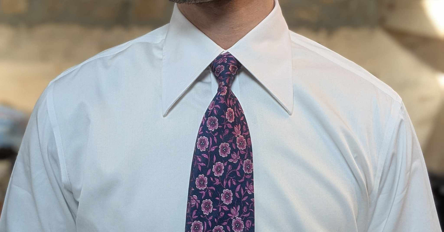 Double-twisted French collar shirt