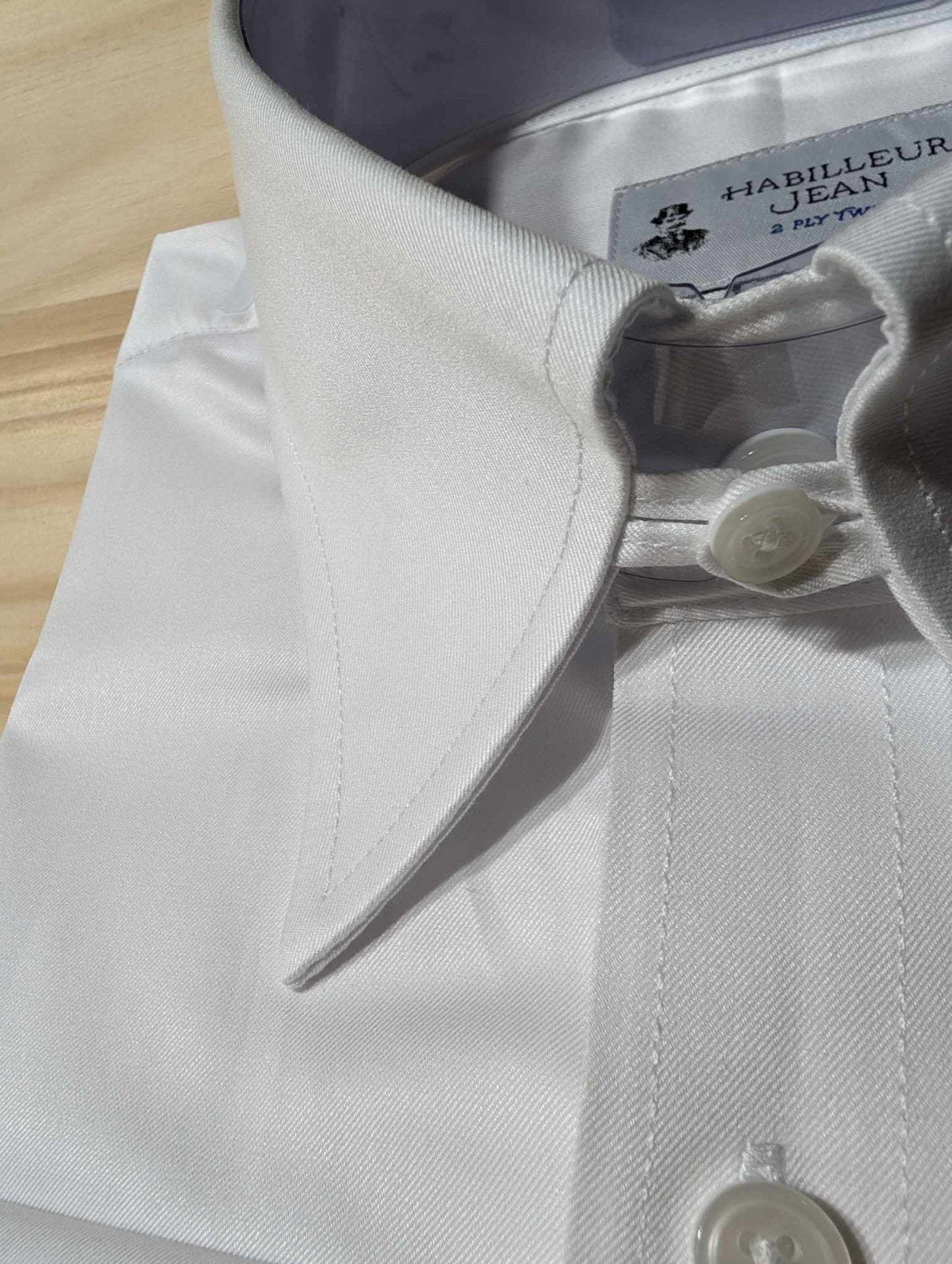 Double-twisted French collar shirt