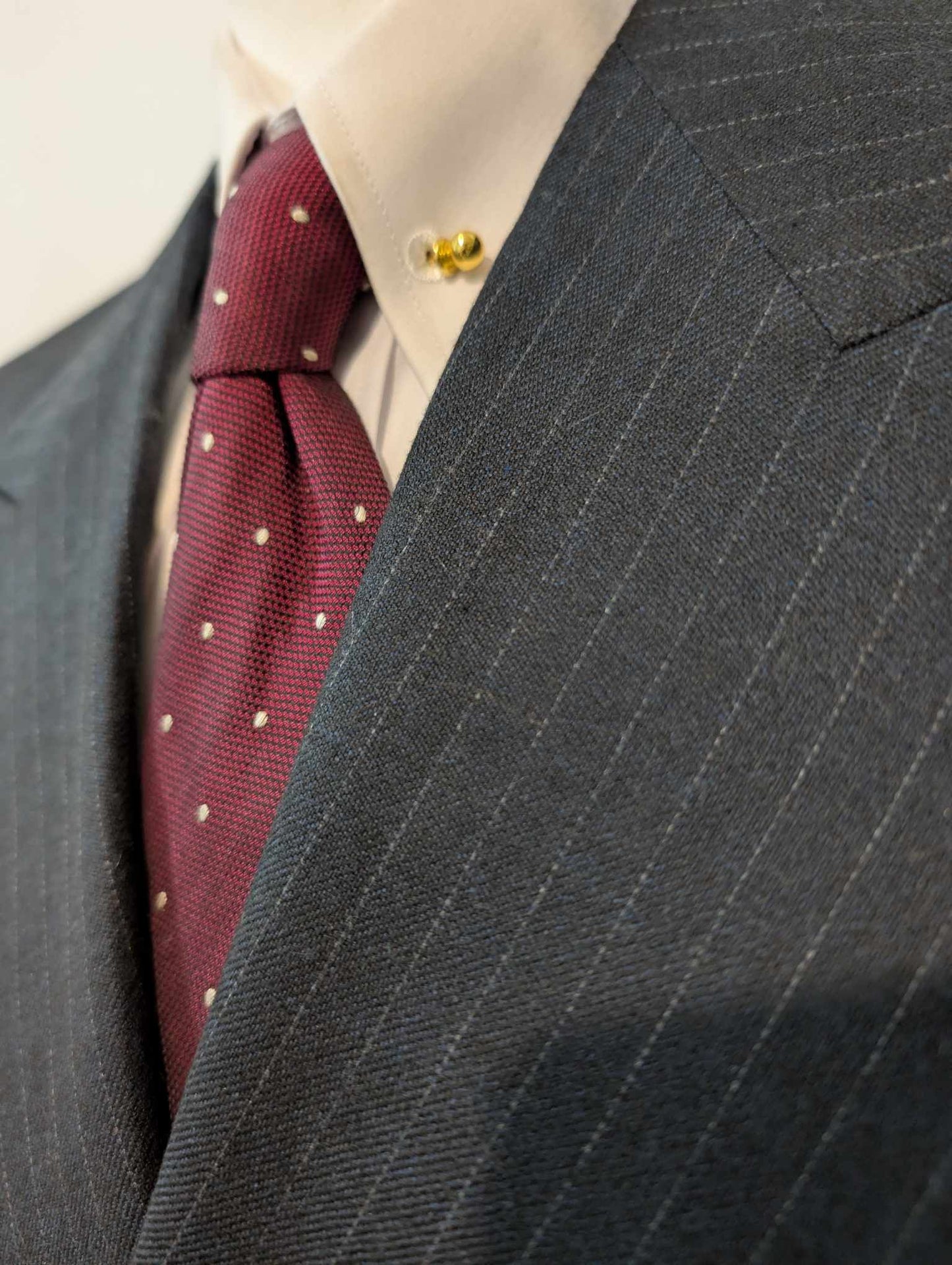 Légendaire costume croisé pinstripe en laine