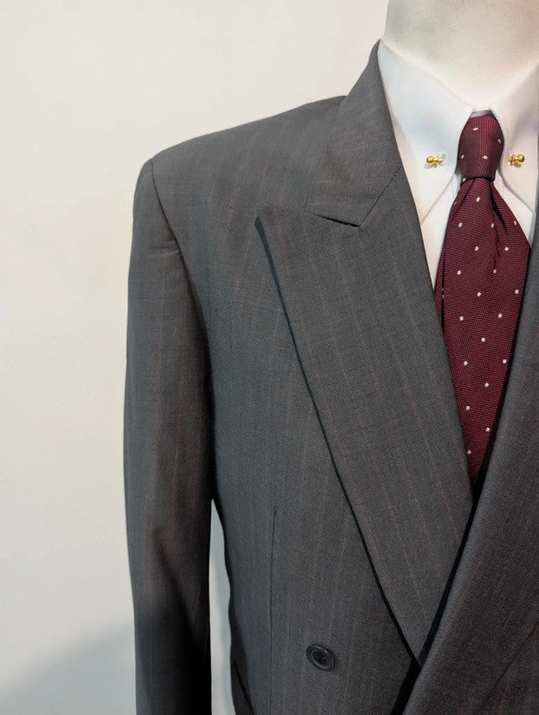 Costume croisé a rayure