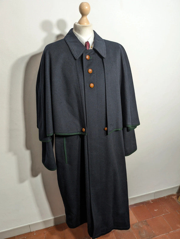 Incroyable manteau pèlerine en laine