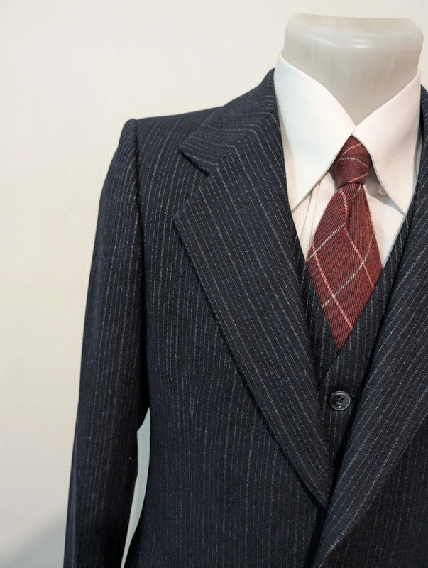 Mysterieux costume 3 piece pinstripe en flanelle