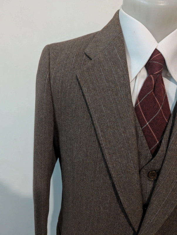Gentil costume 3 pièces marron en flanelle