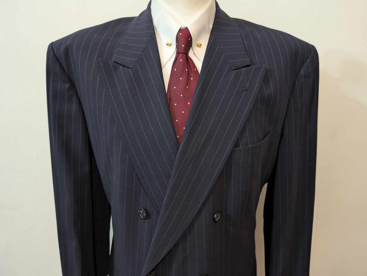 Exceptionnel costume croisé pinstripe en laine froide