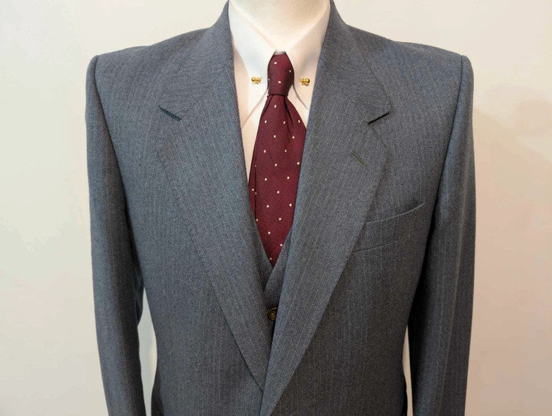 Gentil costume 3 pièces a rayures en flanelle