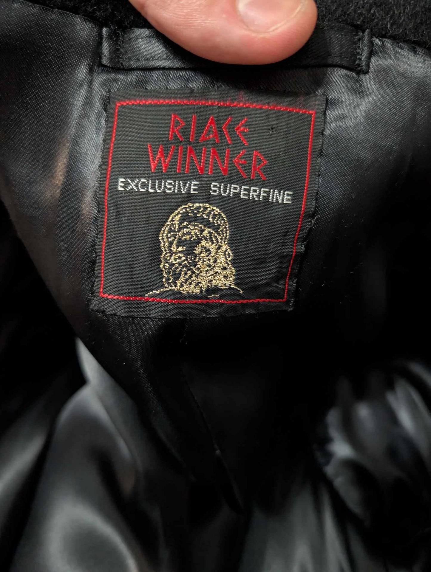 Phénoménal manteau de couleur gris anthracite en cachemire