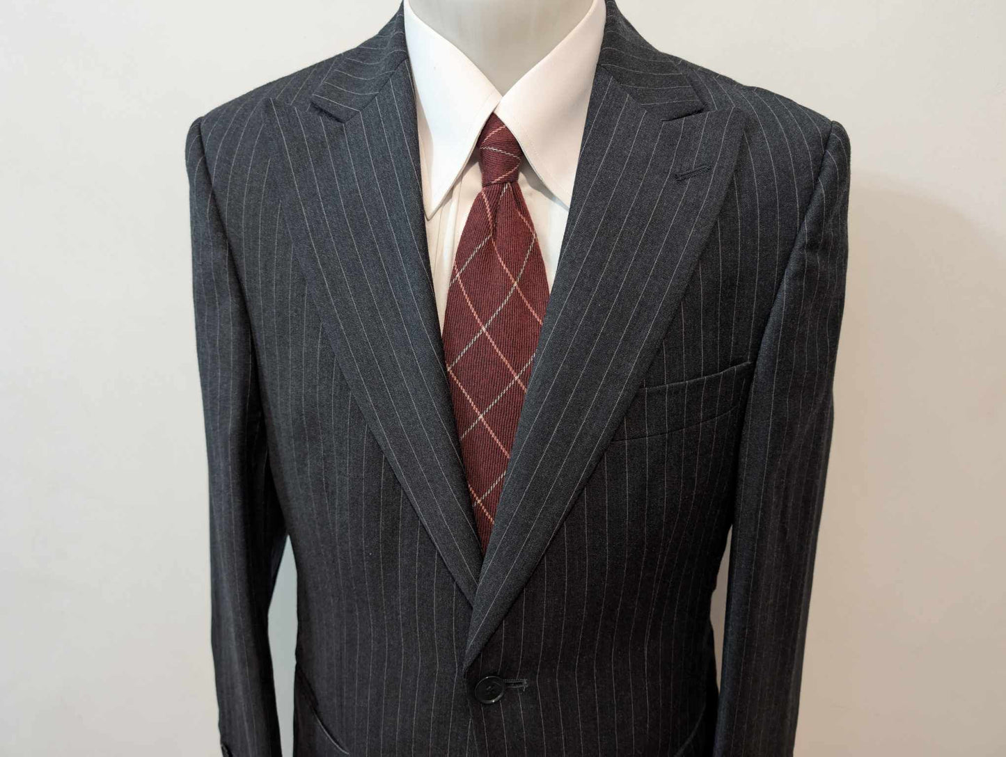 Effrayant costume pinstripe en flanelle de laine