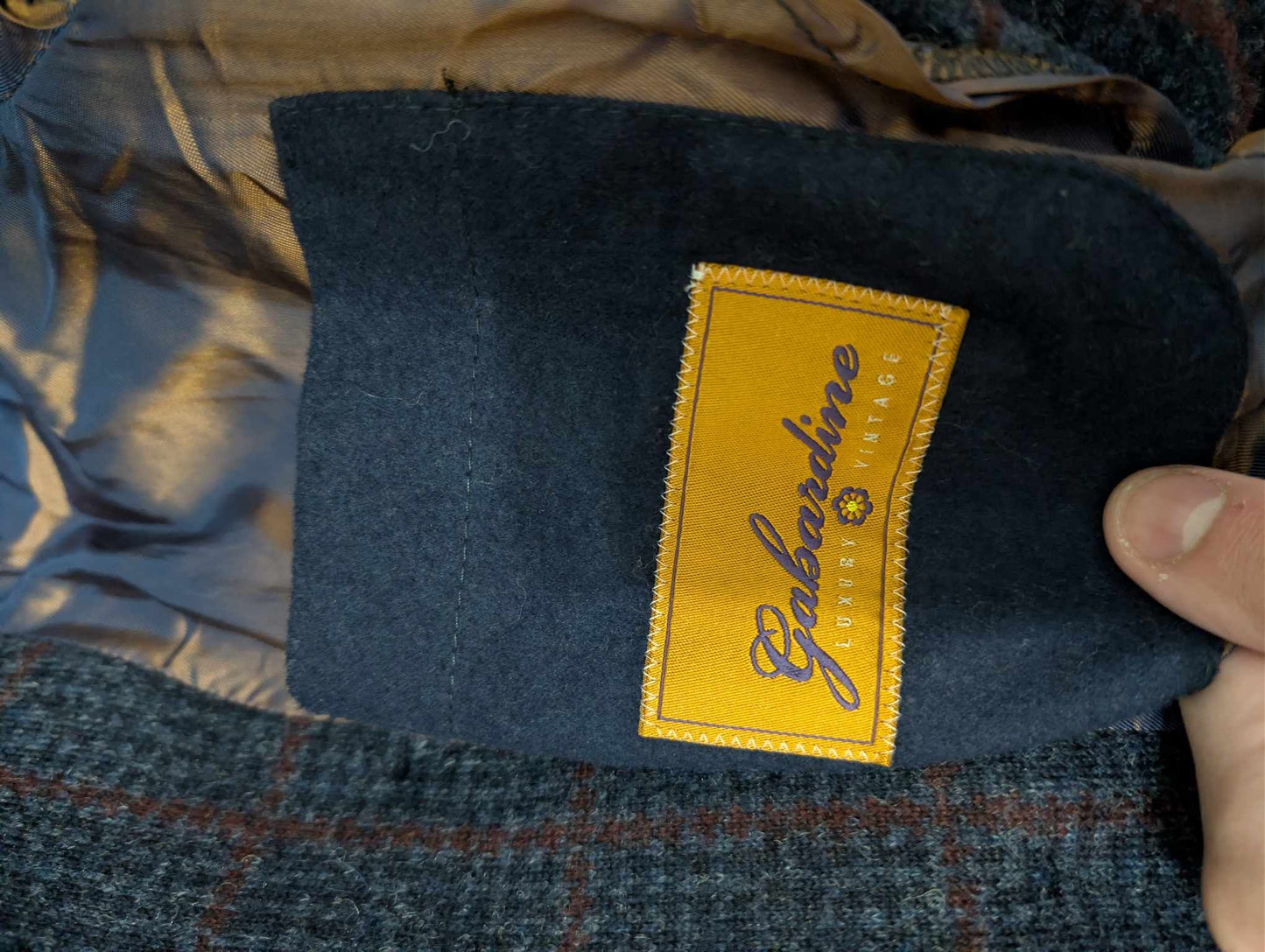 Élégant manteau croisé à carreaux en tweed
