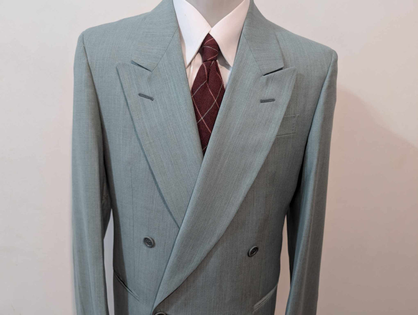 Mignon costume croisé bleu vert en laine légère