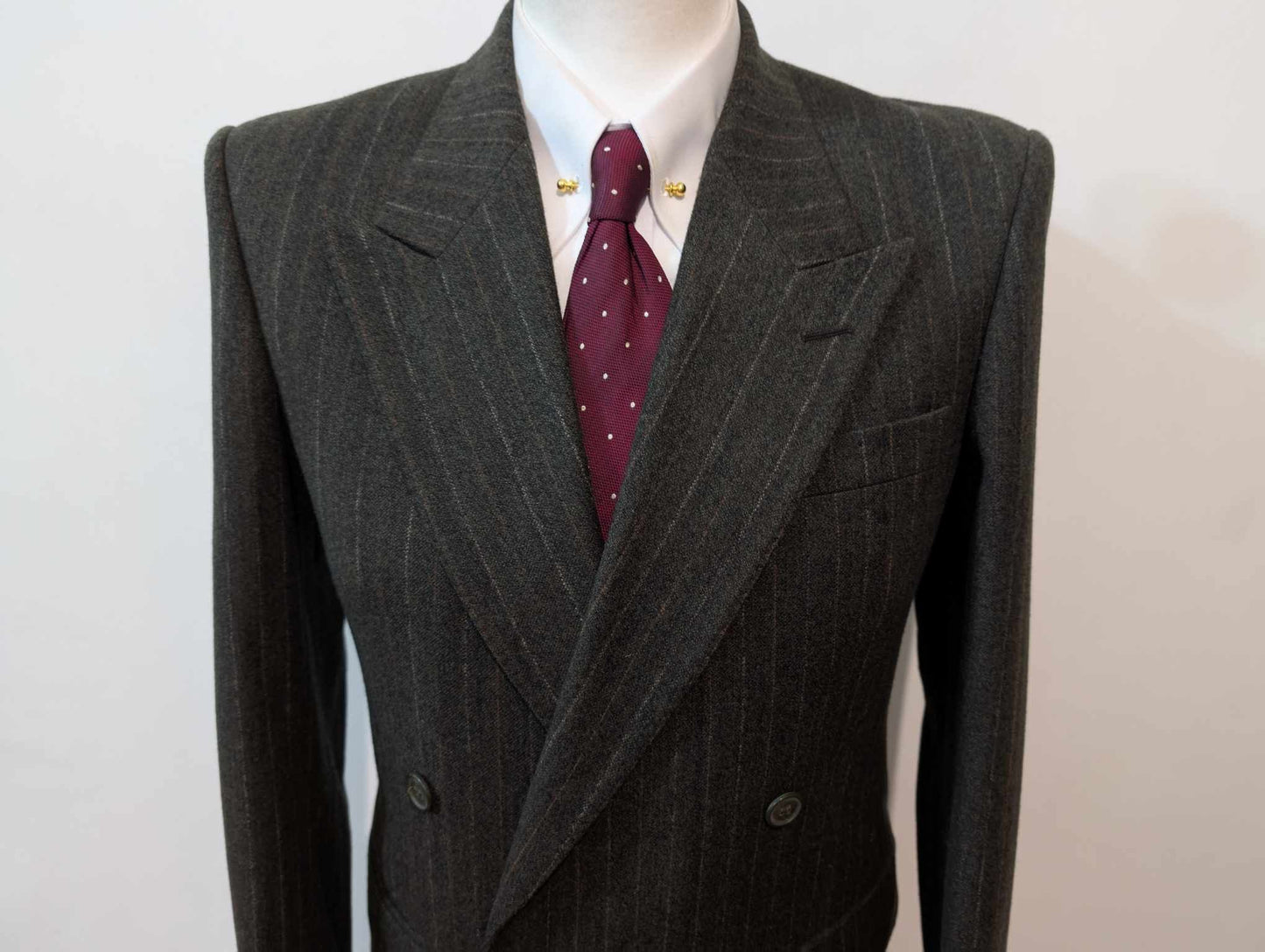 Mystérieux costume croisé chalkstripe en flanelle