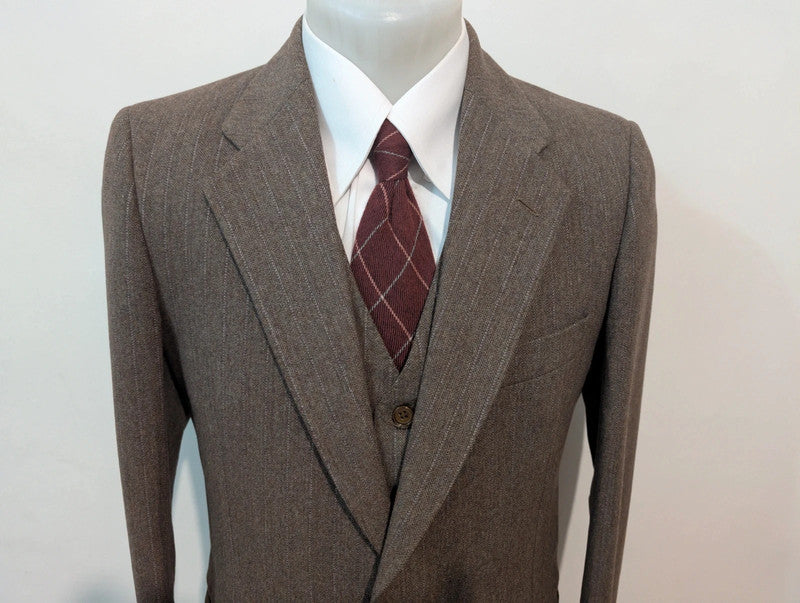 Gentil costume 3 pièces marron en flanelle