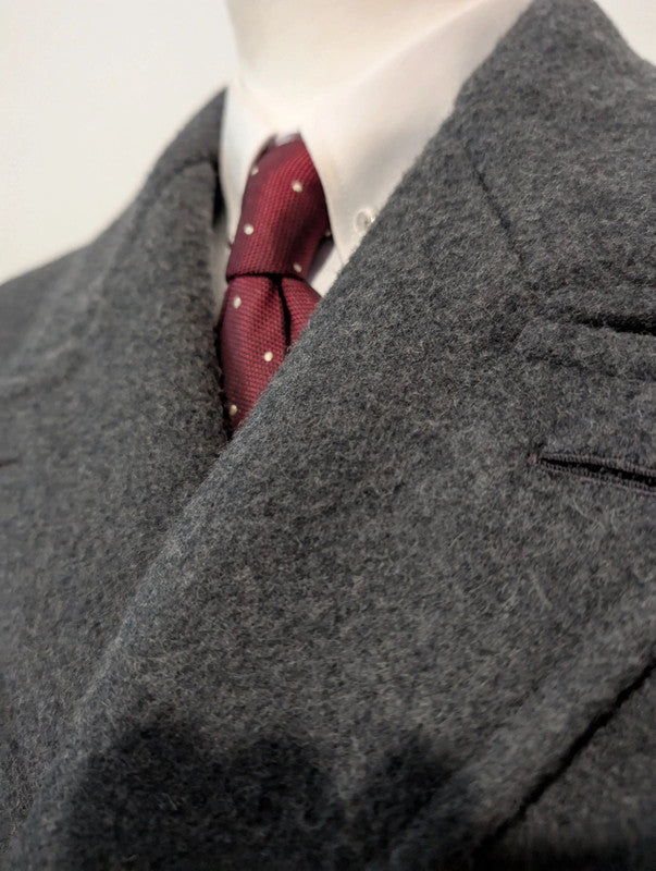 Superbe manteau croisé gris en laine lourde