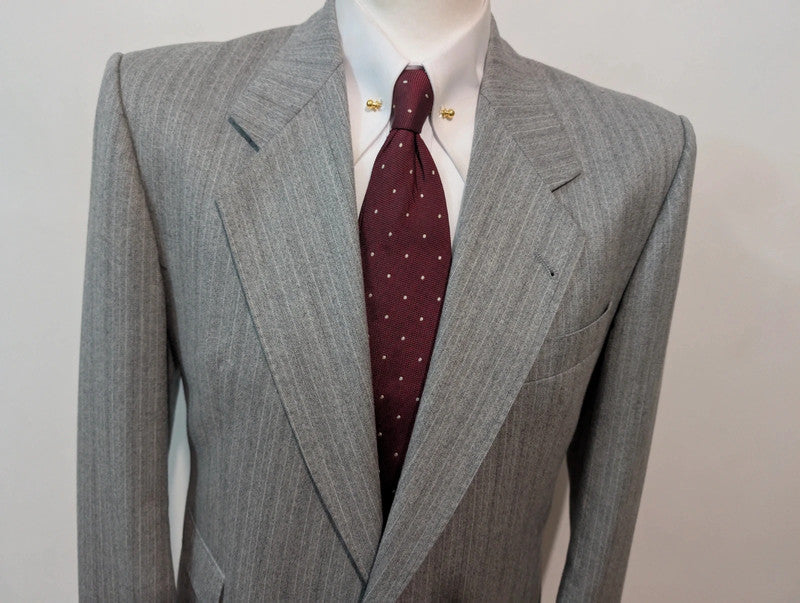 Légendaire costume gris en flanelle de laine
