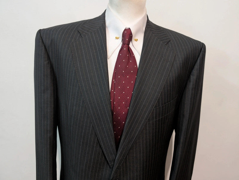 Sublime costume pinstripe en laine et soie