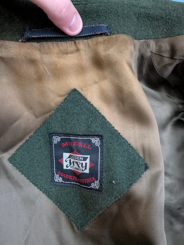 Süßer grüner Loden-Peanutcoat