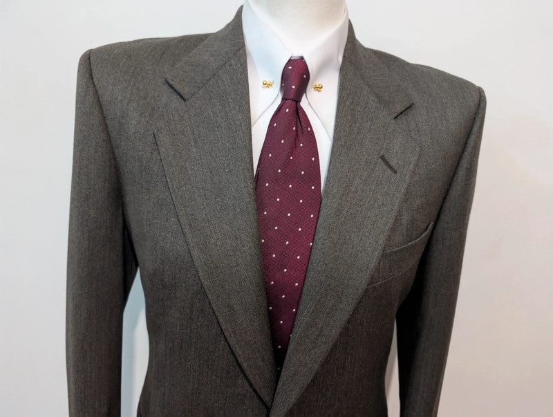 Mystérieux costume marron en flanelle de laine