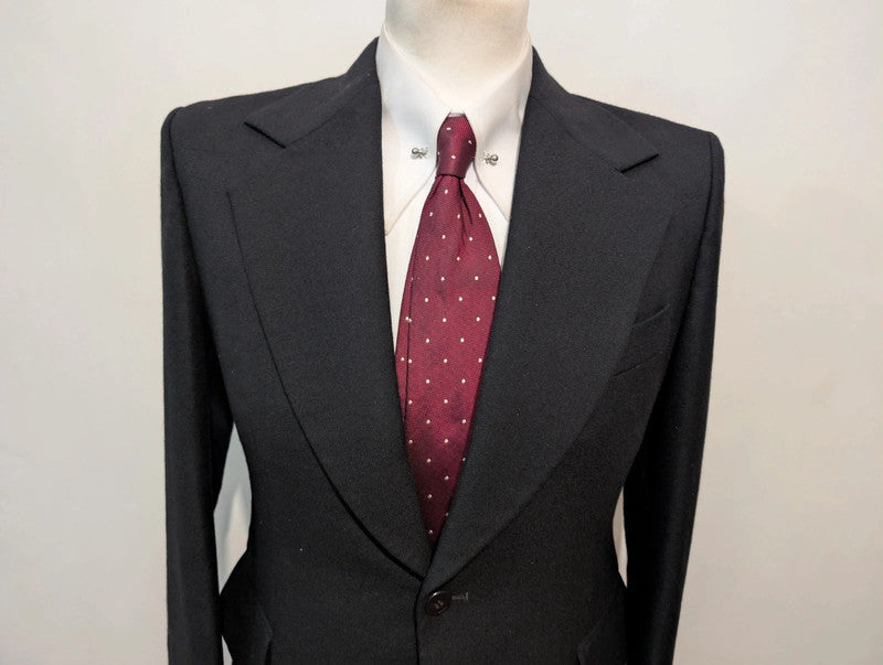 Ténébreux costume noir en flanelle lourde
