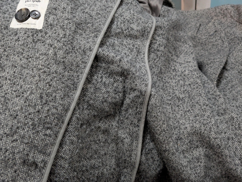 Schöner zweireihiger Polomantel aus grauer Wolle