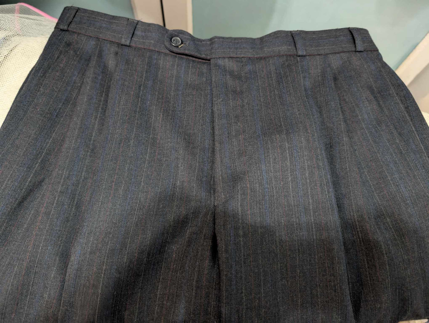 Fantastique costume croisé à rayures en laine