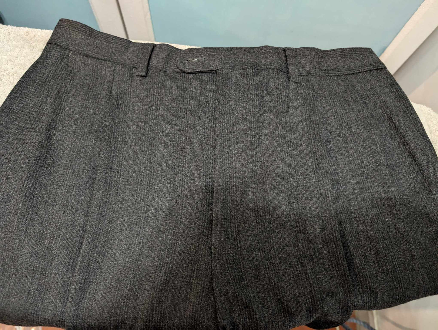 Magnifique costume croisé gris en flanelle