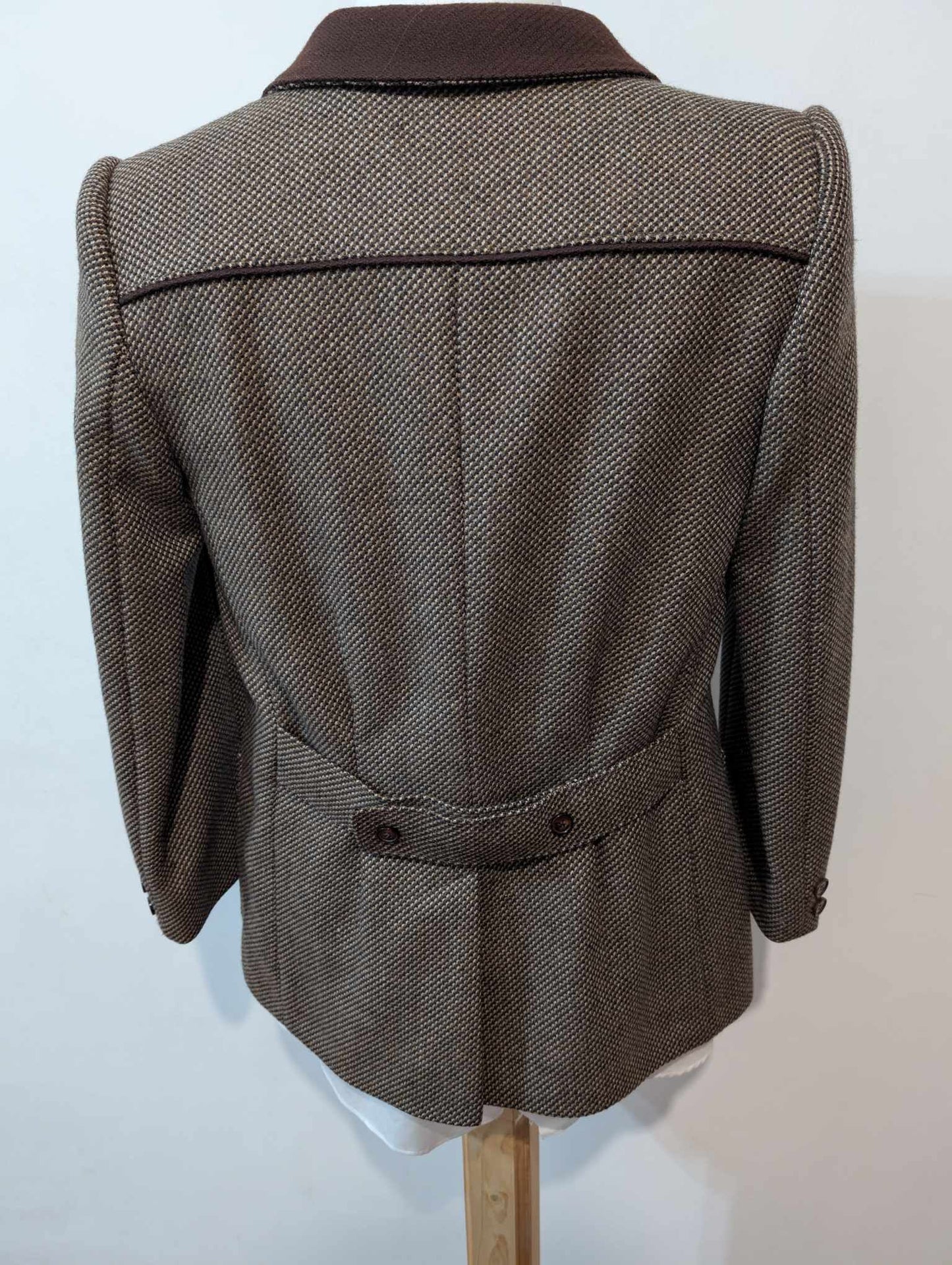 Elegante veste chesterfield en laine