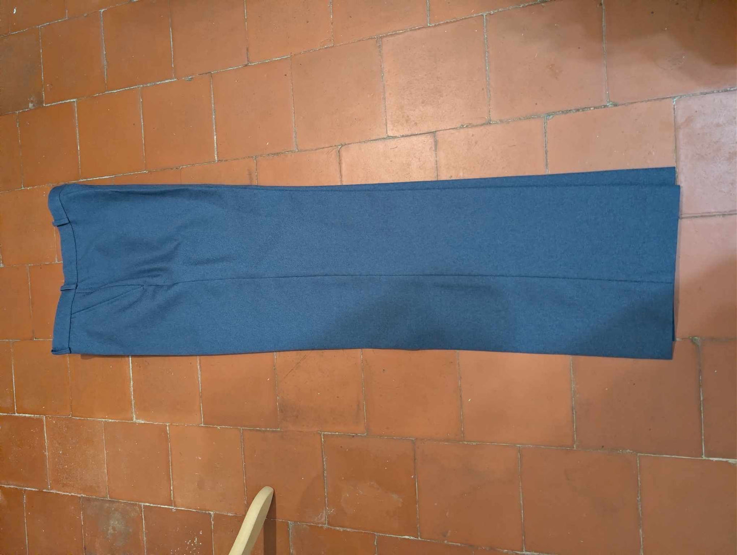 Magnifique costume bleu marine en laine