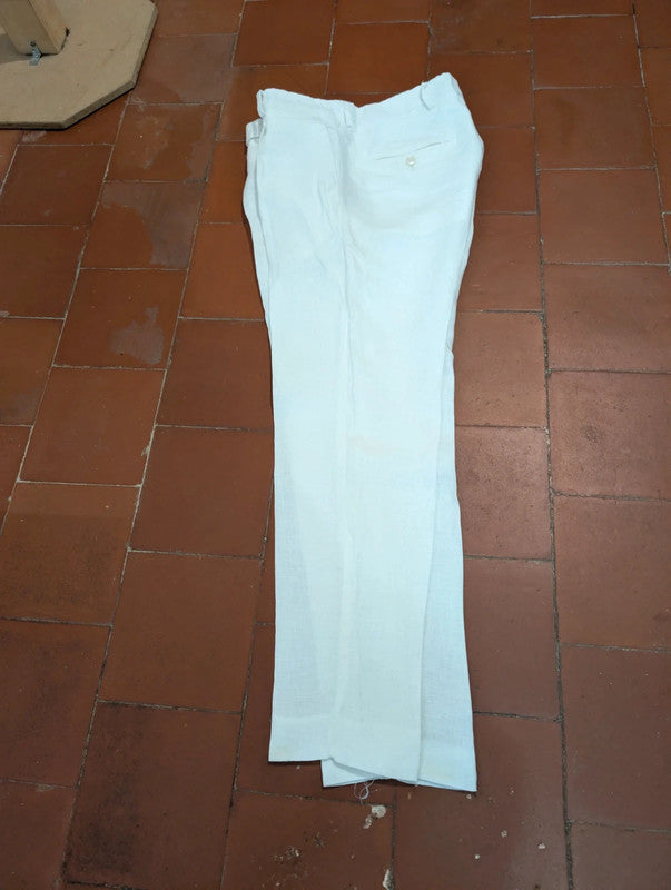 Lumineux costume croisé blanc en lin