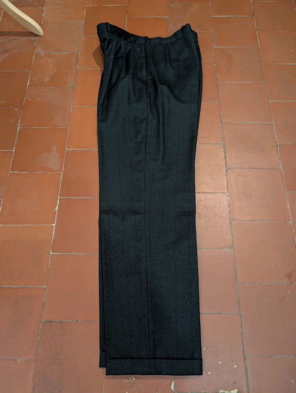 Eleganter Nadelstreifen-Flanellanzug