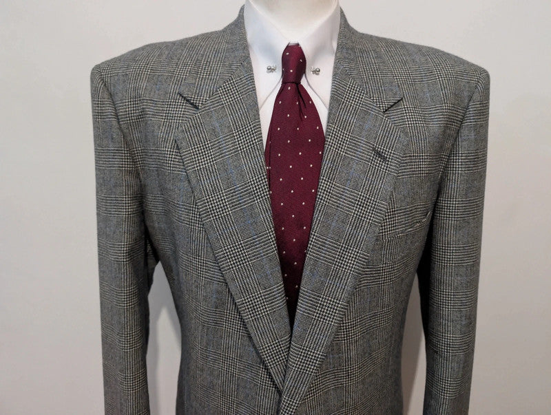 Élégant costume gris en flanelle lourde