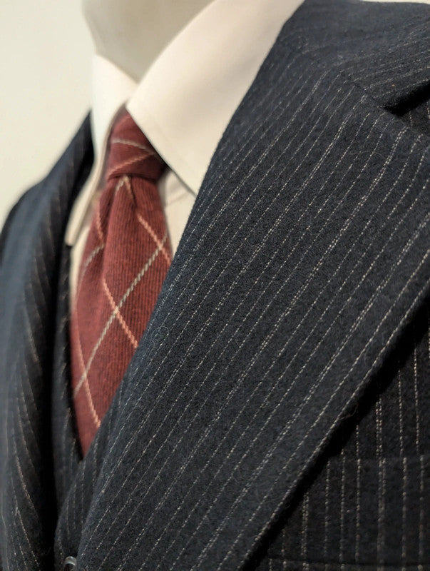 Mysterieux costume 3 piece pinstripe en flanelle