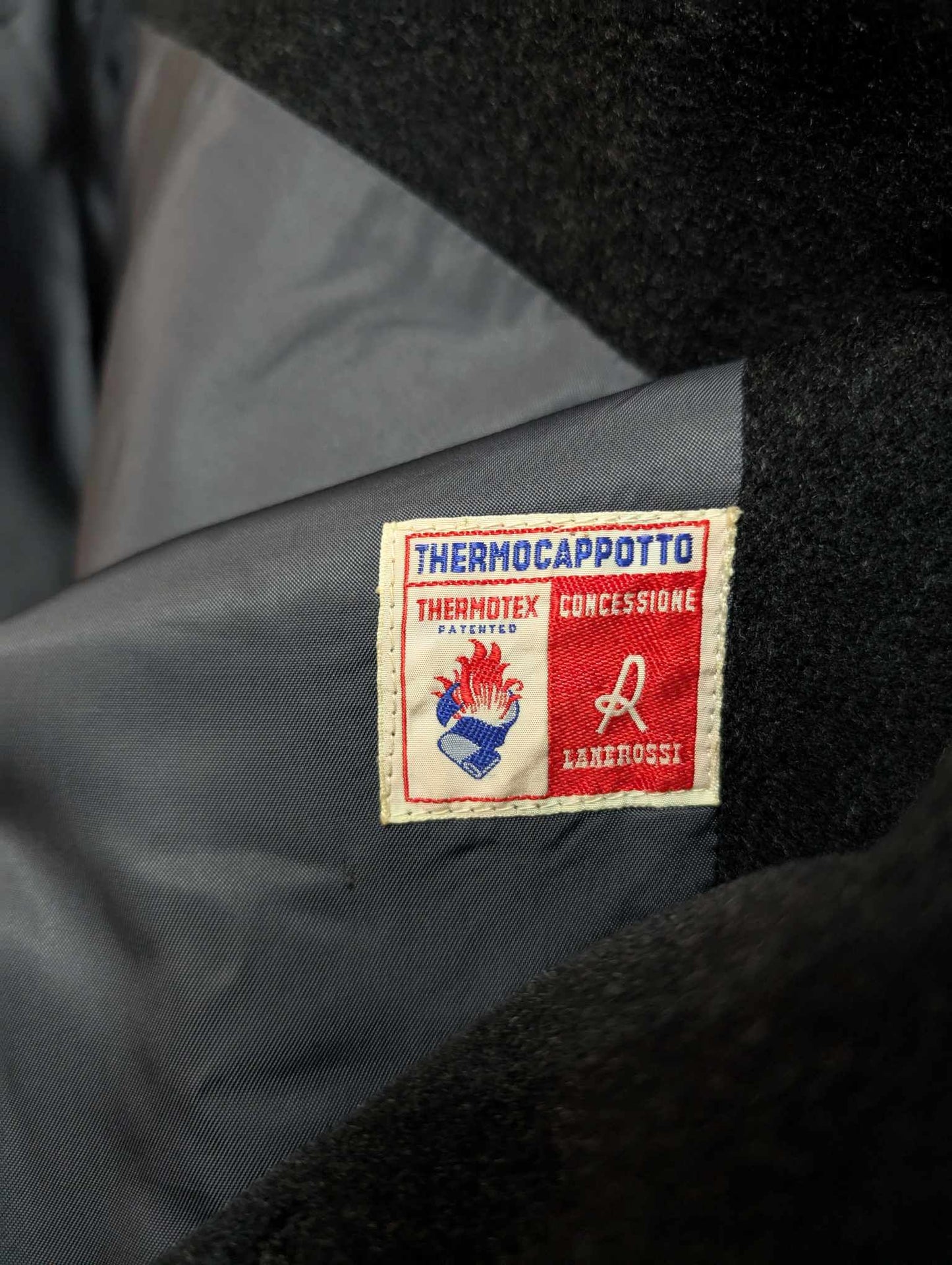 Ravissant manteau croisé gris en laine lourde