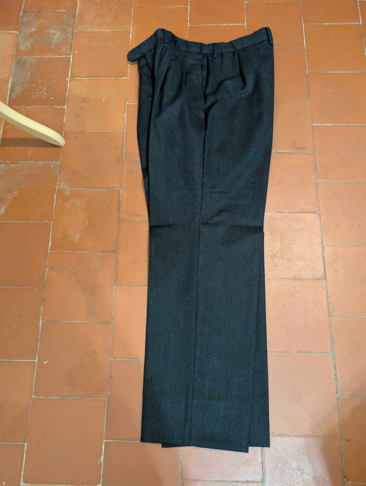 Majestueux costume 3 pièces gris en laine