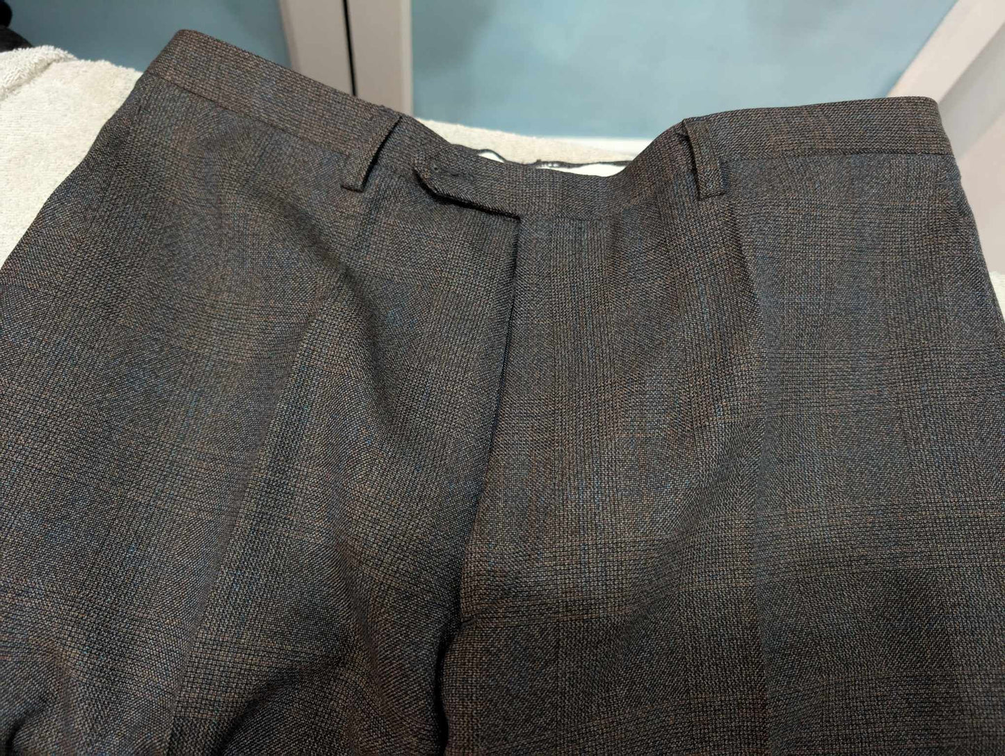 Mignon costume gris en laine